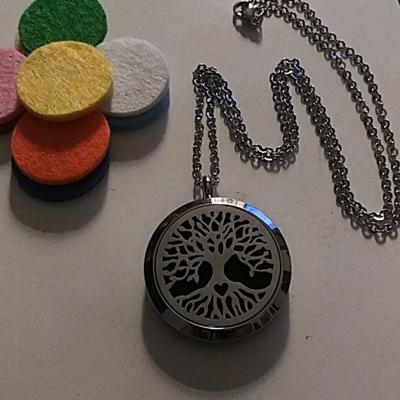 Aromatherapy Diffuser Neclace - Picture 3 of 4